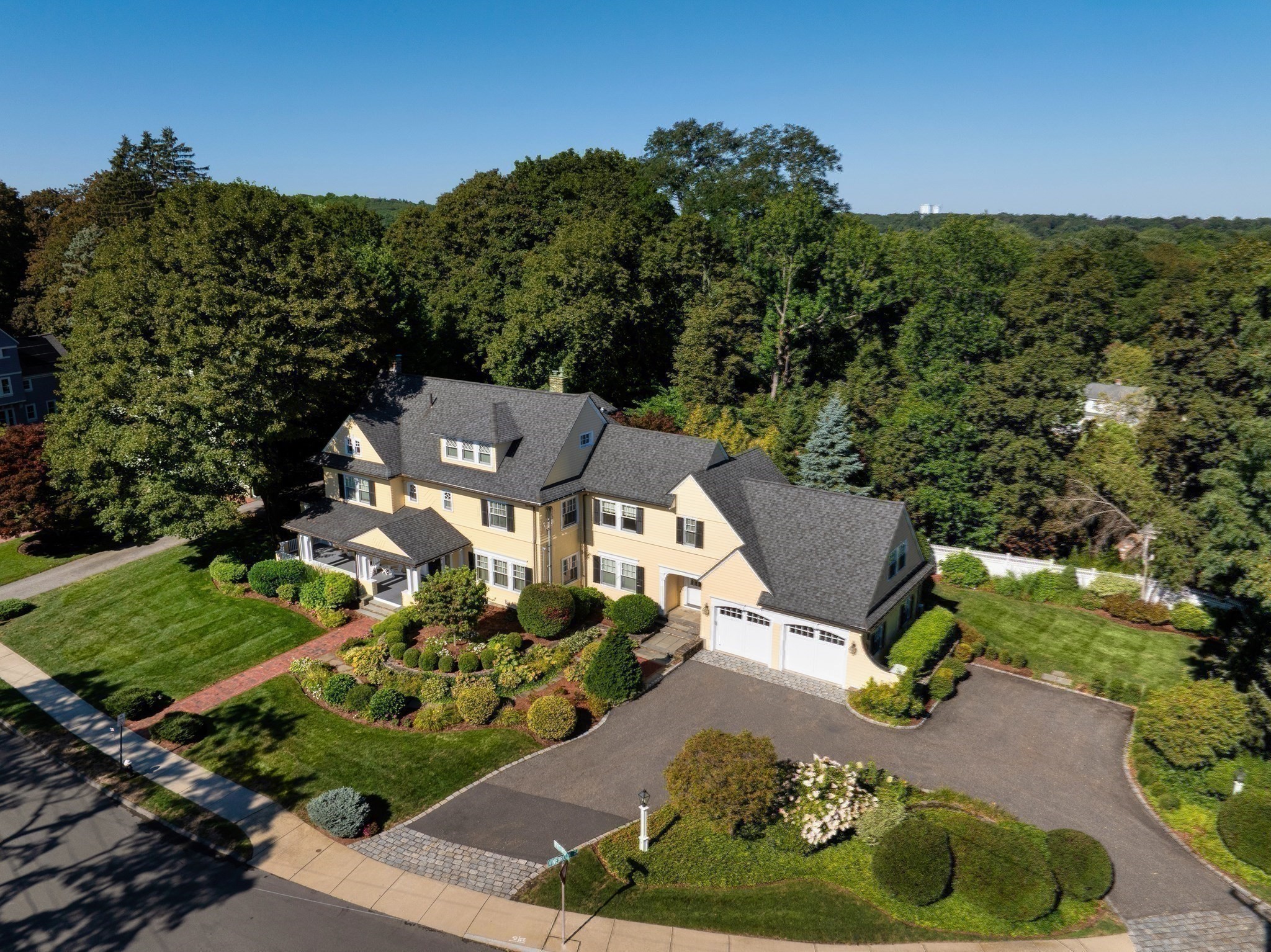 11 Winthrop Road
