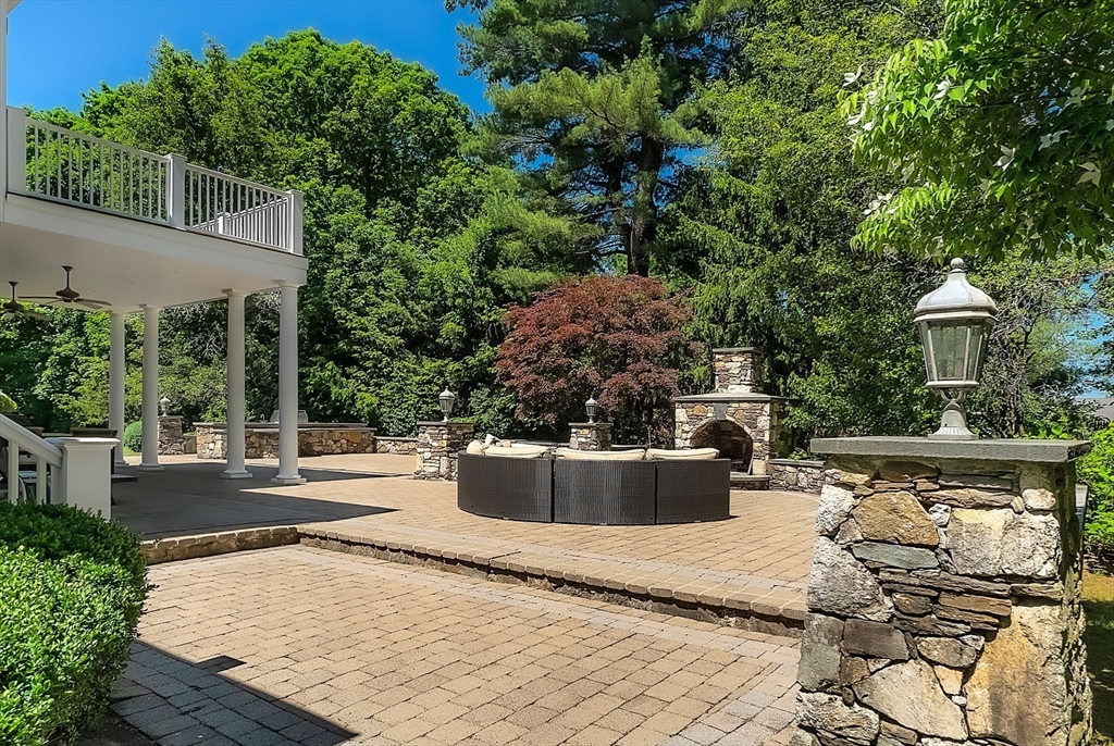 1 Stonefield Lane