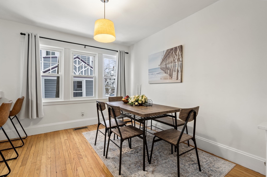 27 Bennington Street # 27