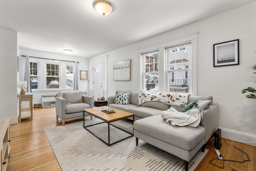 27 Bennington Street # 27