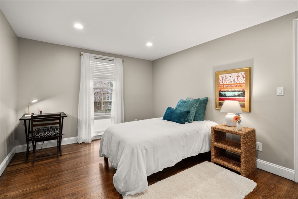 11 Oak St # 16