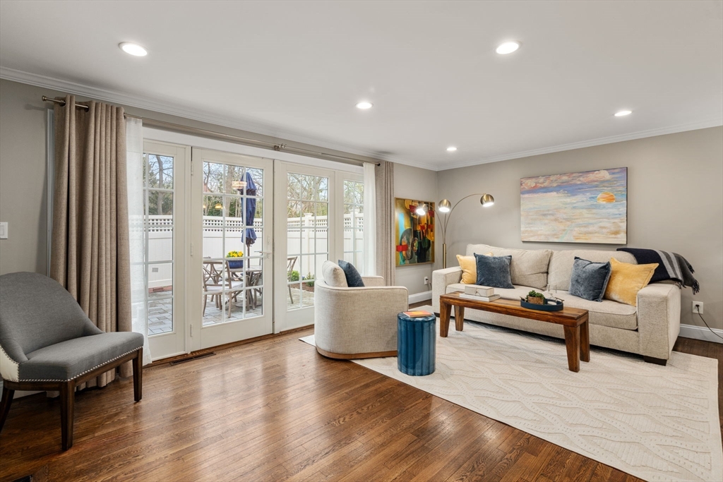 11 Oak St # 16