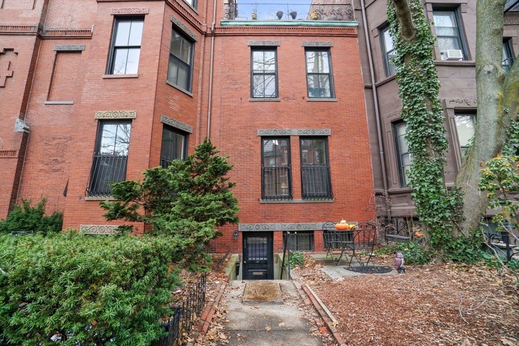 325 Marlborough Street # 1