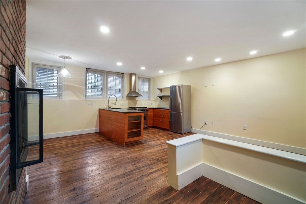 325 Marlborough Street # 1