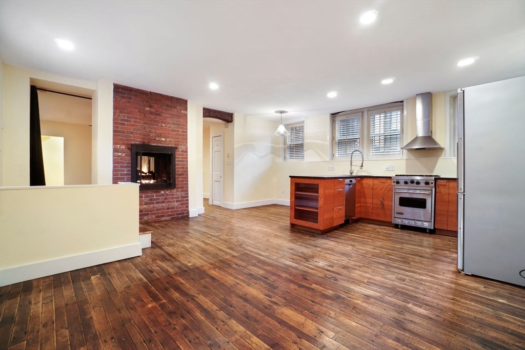 325 Marlborough Street # 1