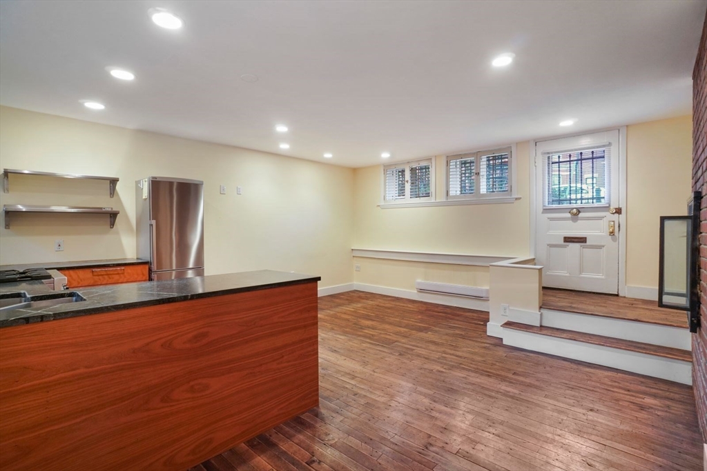 325 Marlborough Street # 1