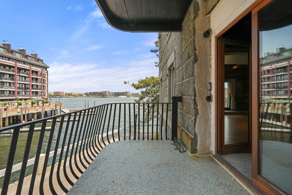 343 Commercial Street # 211