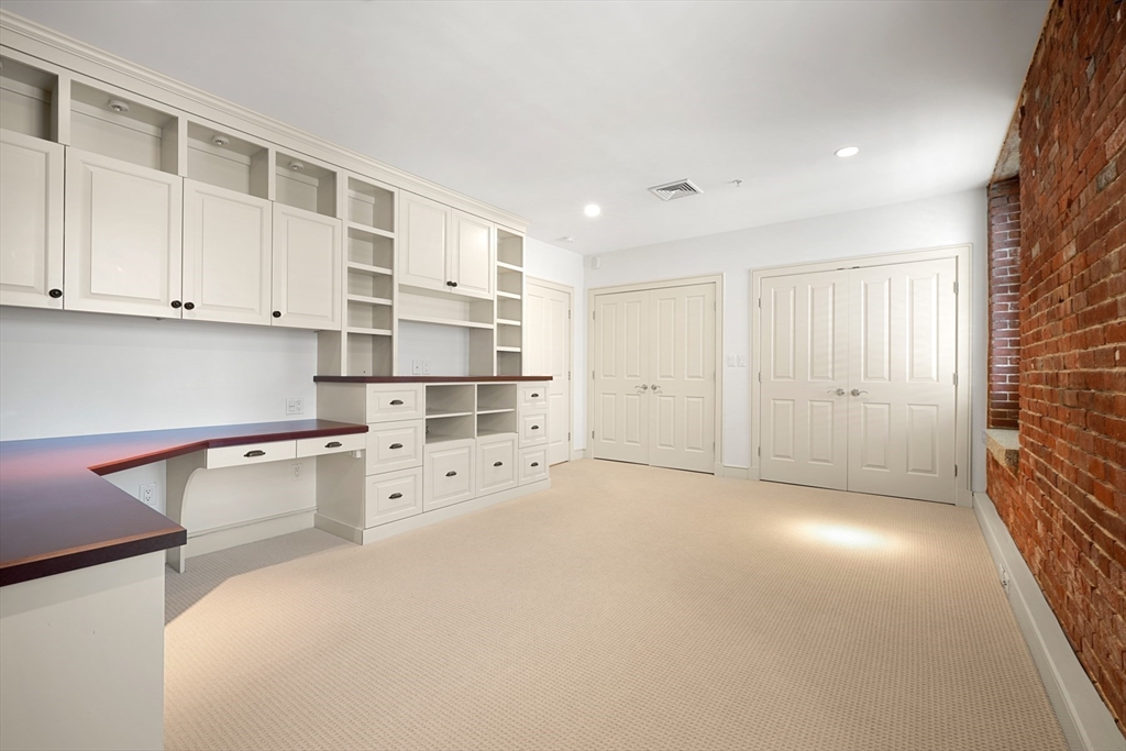 343 Commercial Street # 211