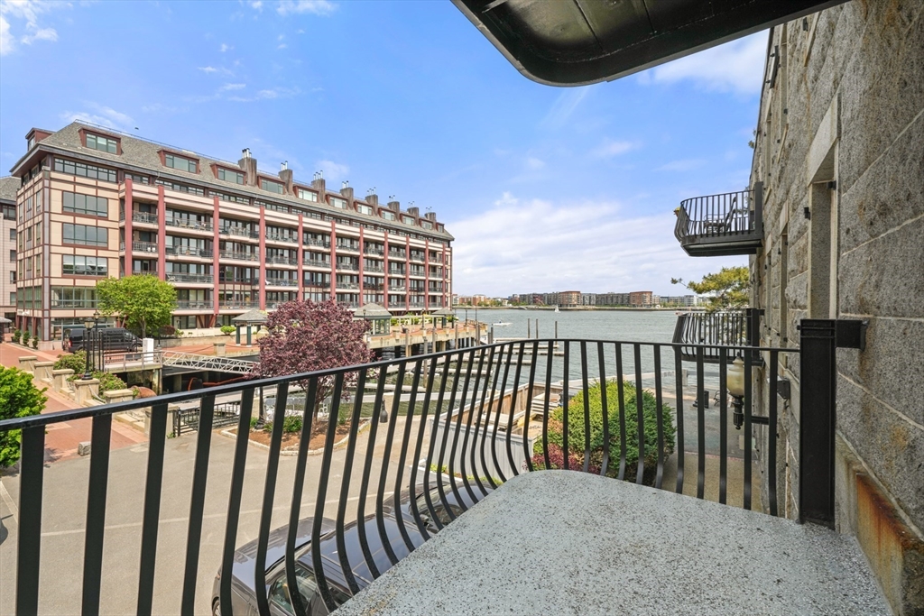 343 Commercial Street # 211