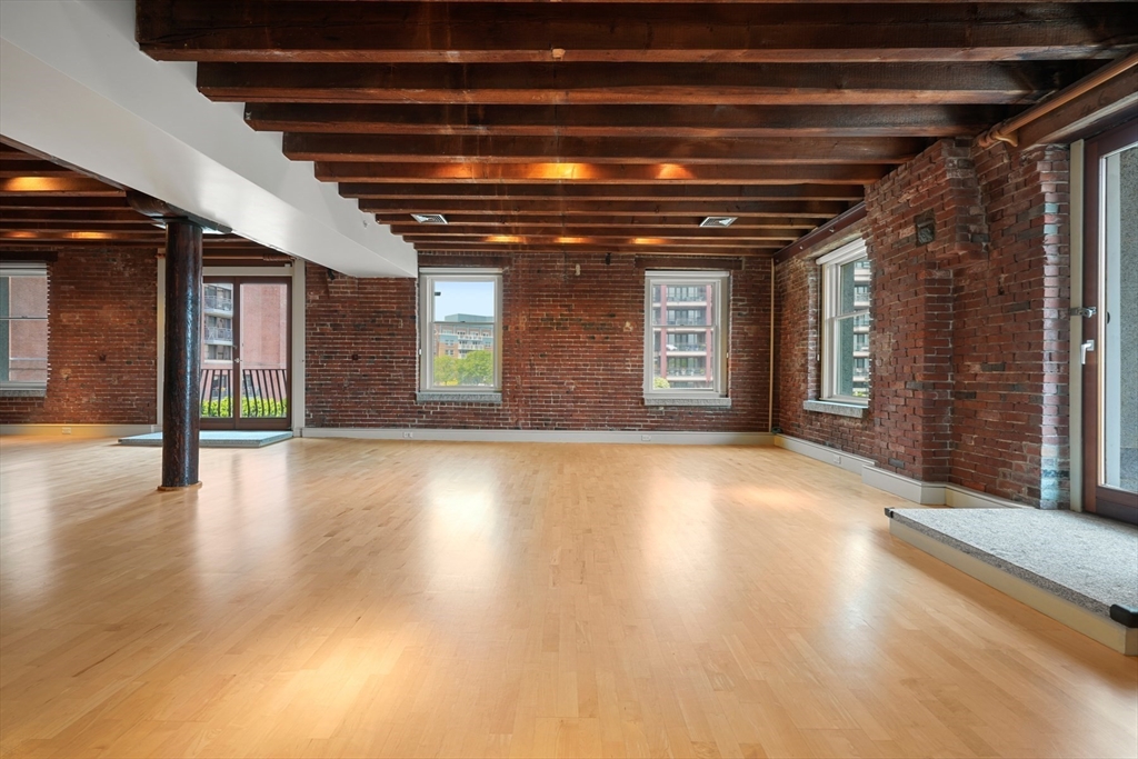 343 Commercial Street # 211