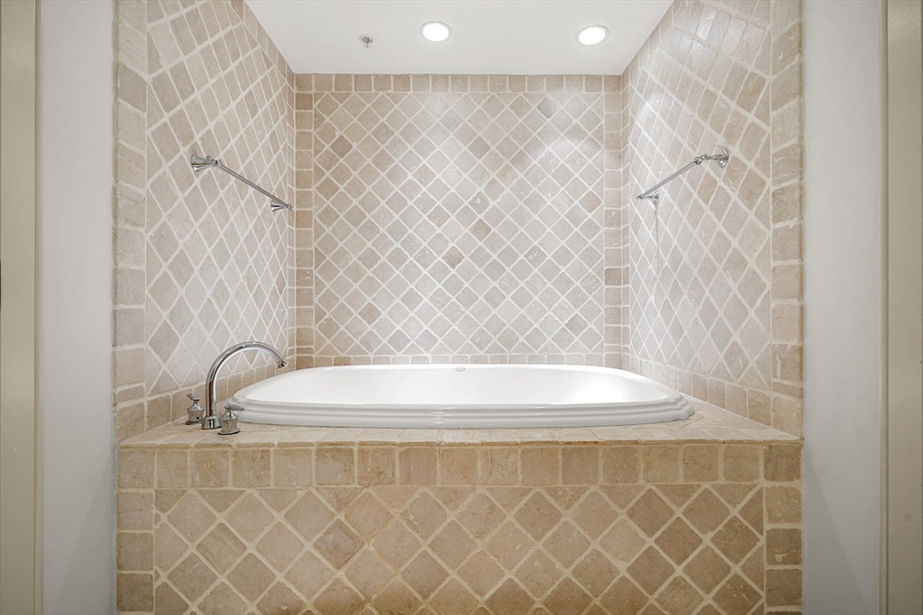 343 Commercial Street # 211