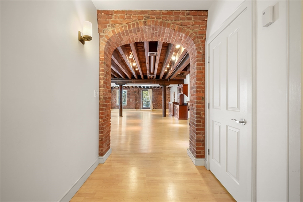 343 Commercial Street # 211