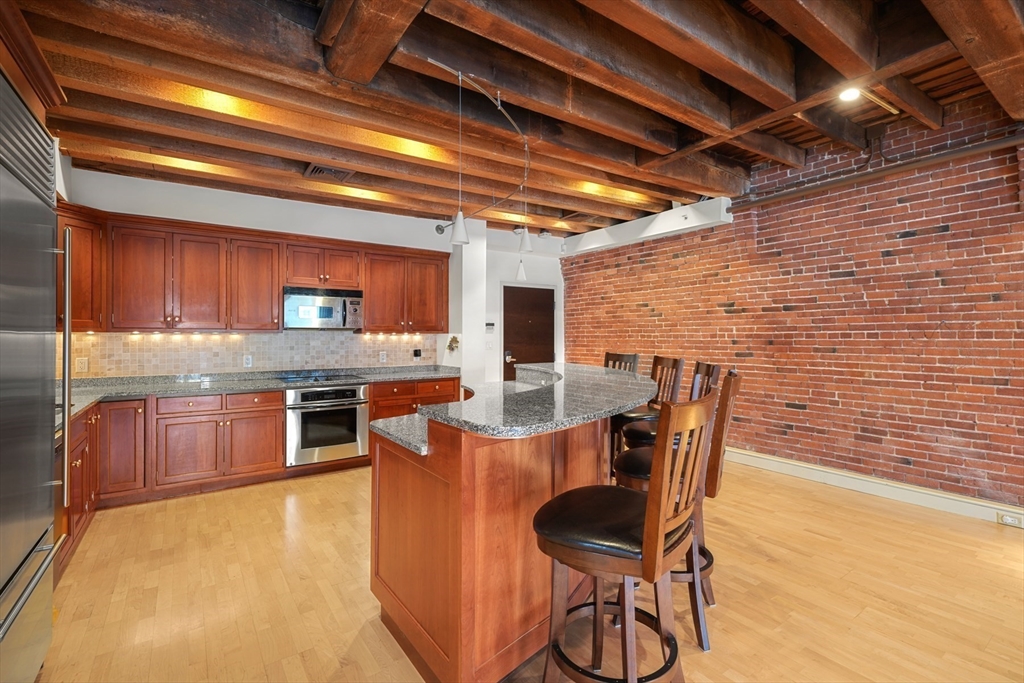 343 Commercial Street # 211