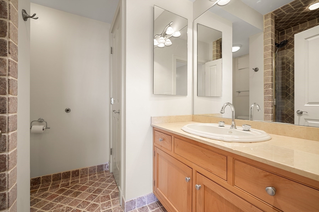 343 Commercial Street # 211