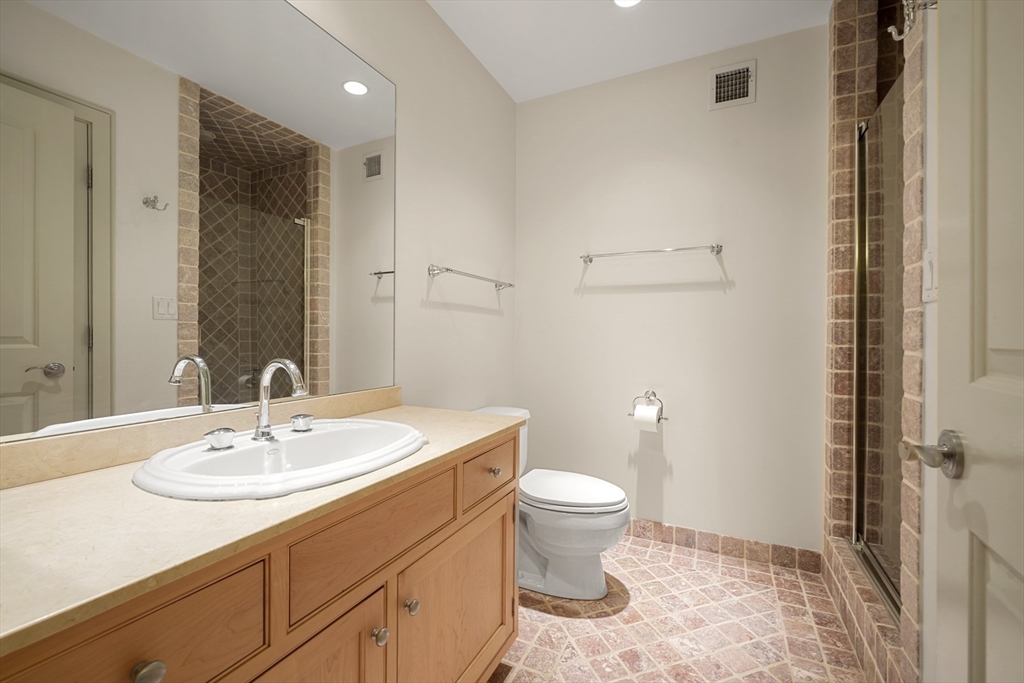 343 Commercial Street # 211