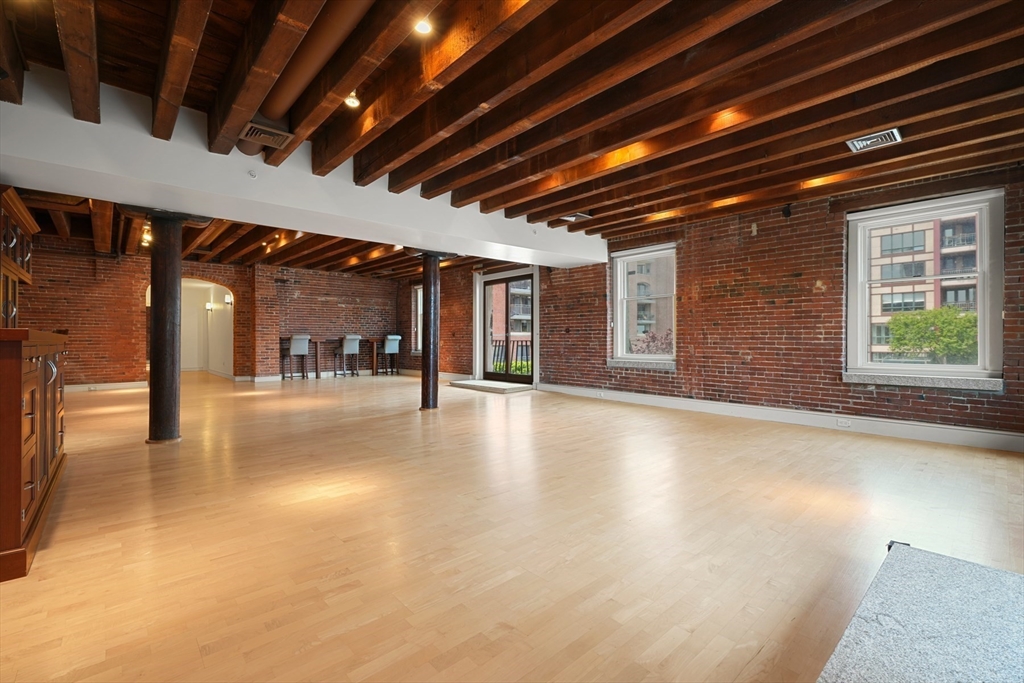 343 Commercial Street # 211