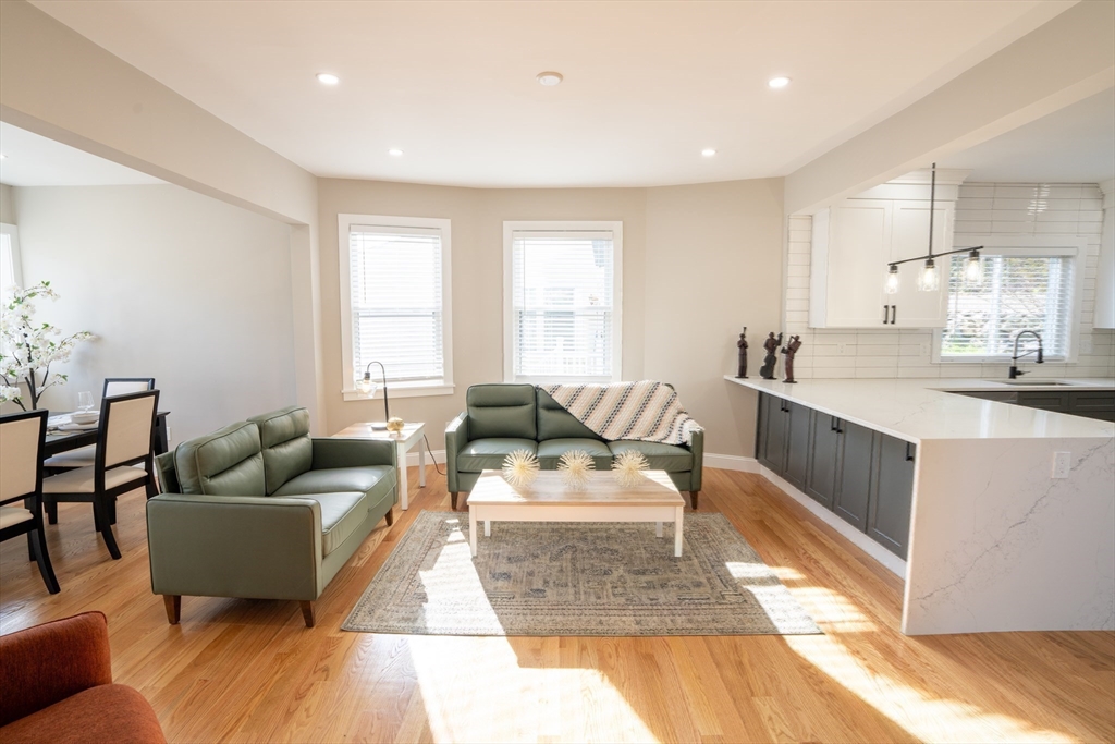 2 Laurel St