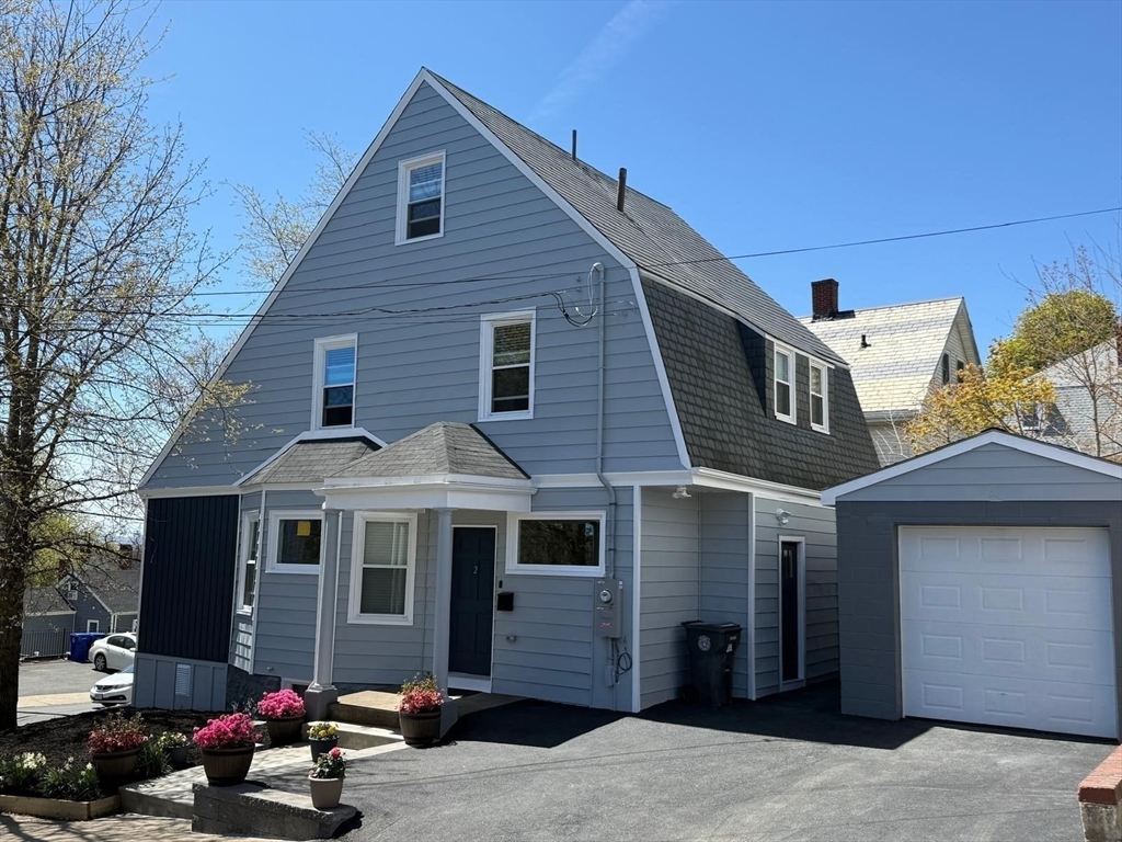 2 Laurel St