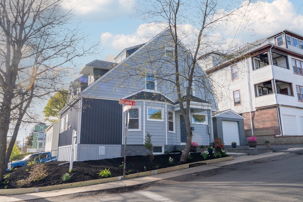 2 Laurel St