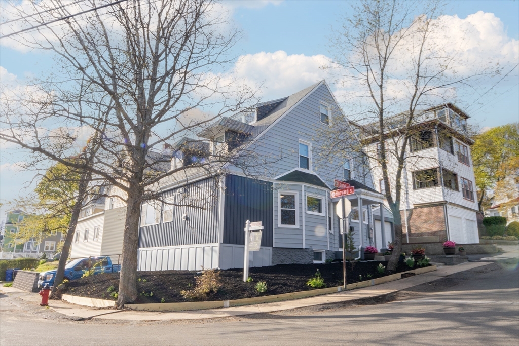 2 Laurel St