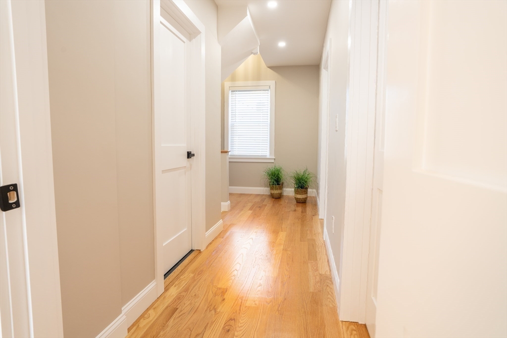 2 Laurel St