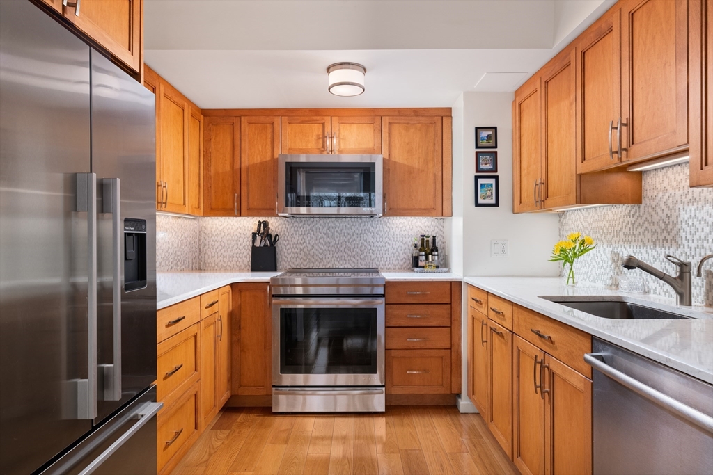 1731 Beacon St # 402