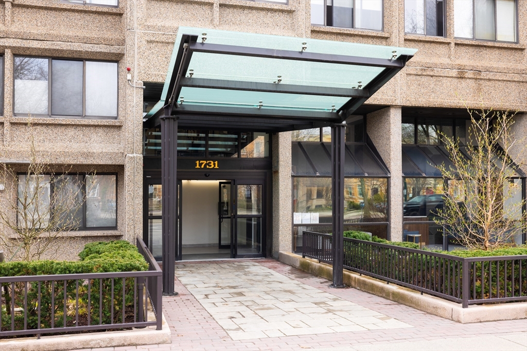 1731 Beacon St # 402