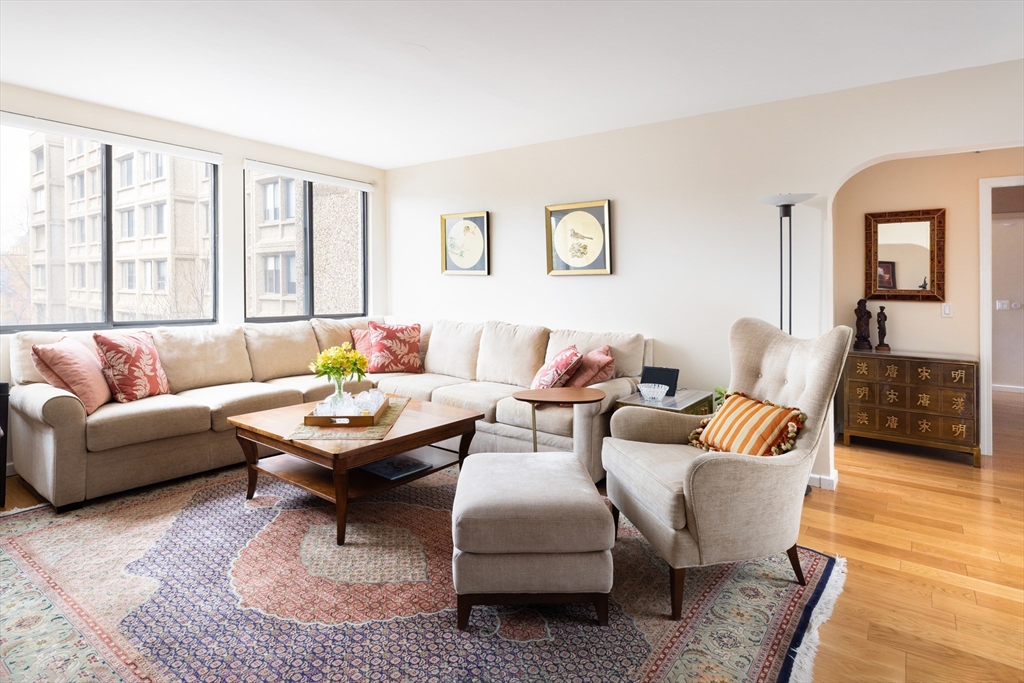 1731 Beacon St # 402