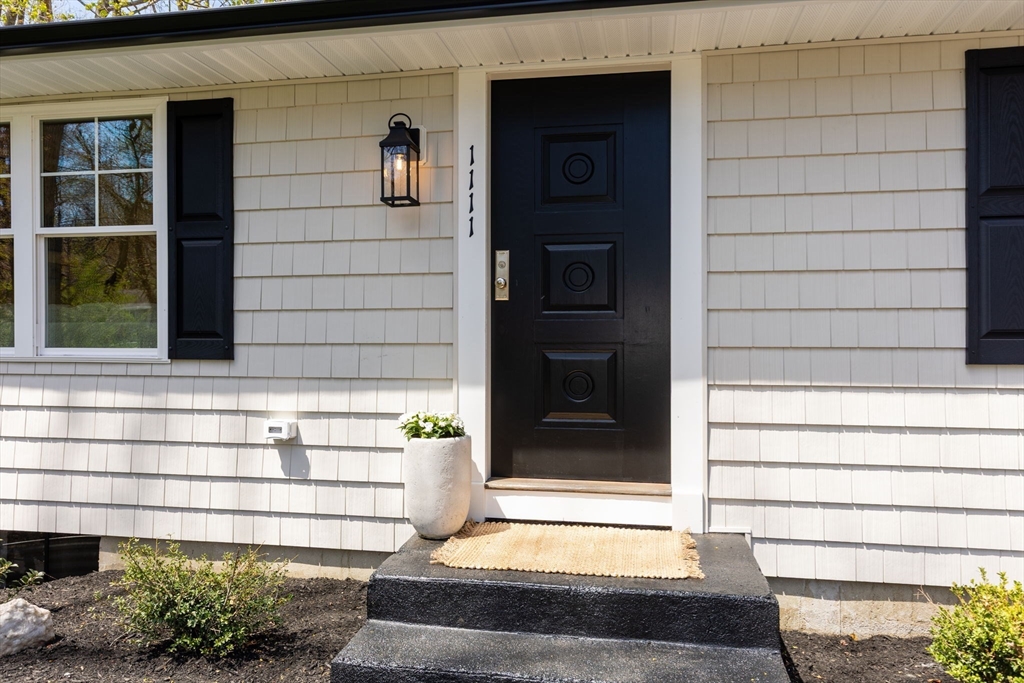 1111 Main St