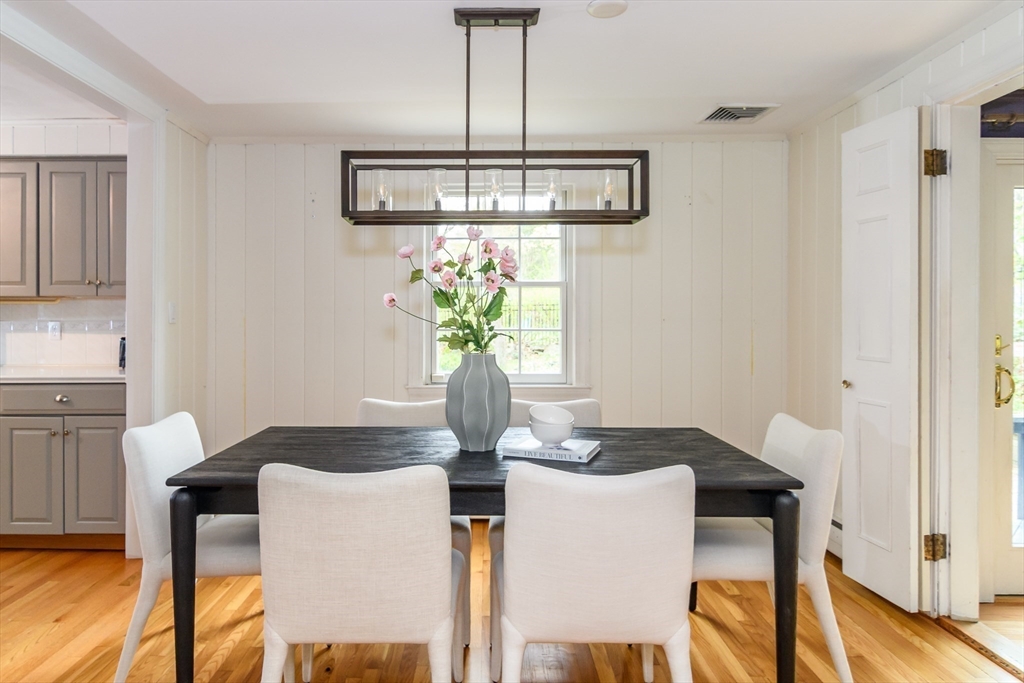 5 Wayland Hills Rd