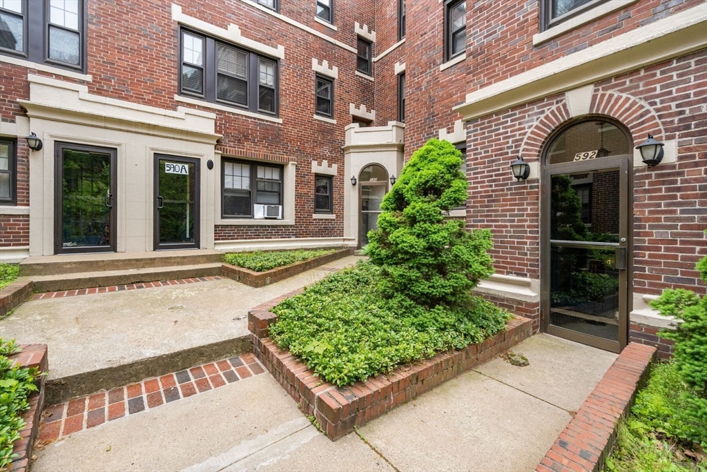 592 Washington Street # 5