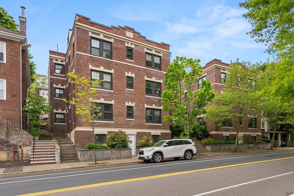 592 Washington Street # 5