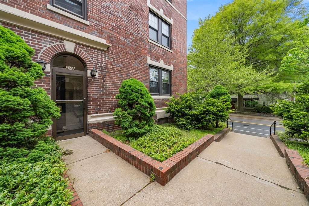 592 Washington Street # 5