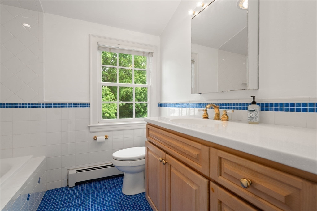 82 Allen Avenue