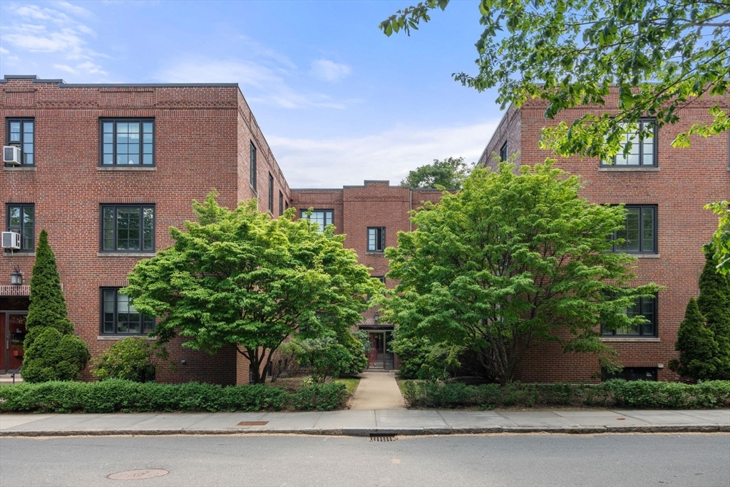 15 Monmouth Court # 5