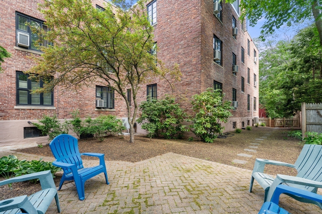 15 Monmouth Court # 5