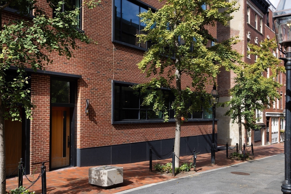 45 Temple St # 103
