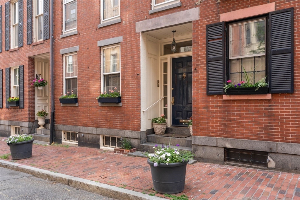 20 Temple Street # 1