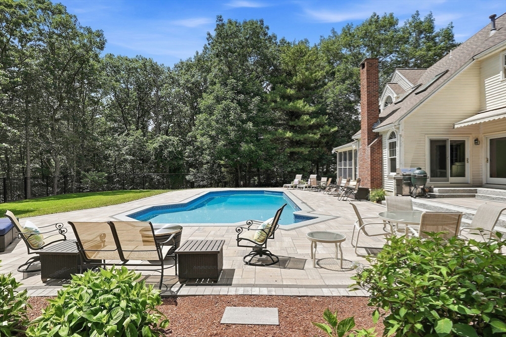 6 Nokomis Way