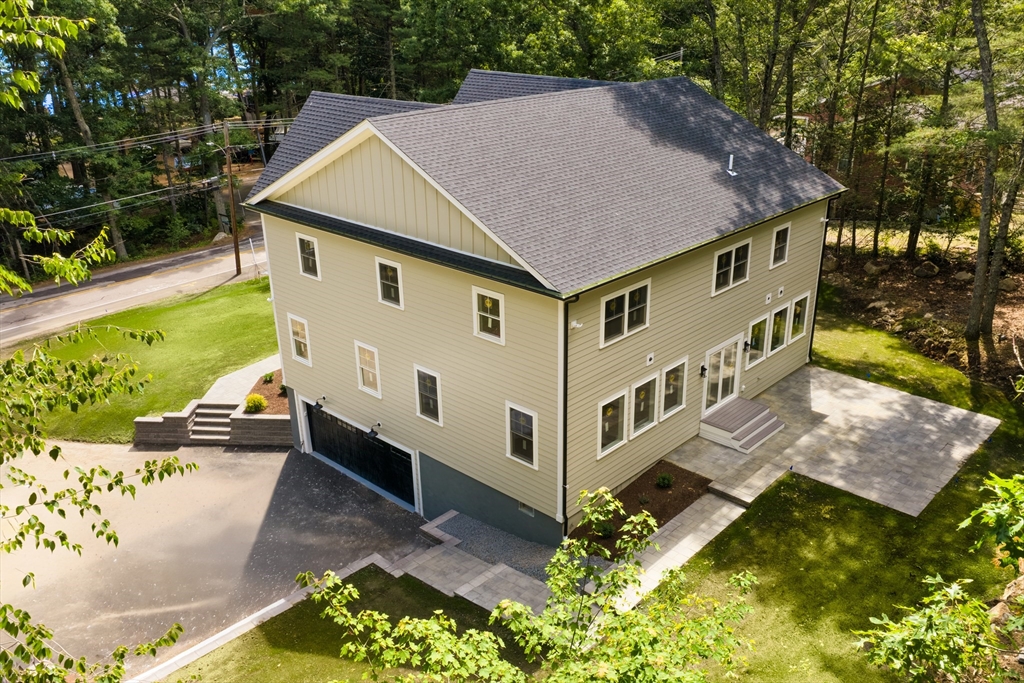 87 Lakeview Street