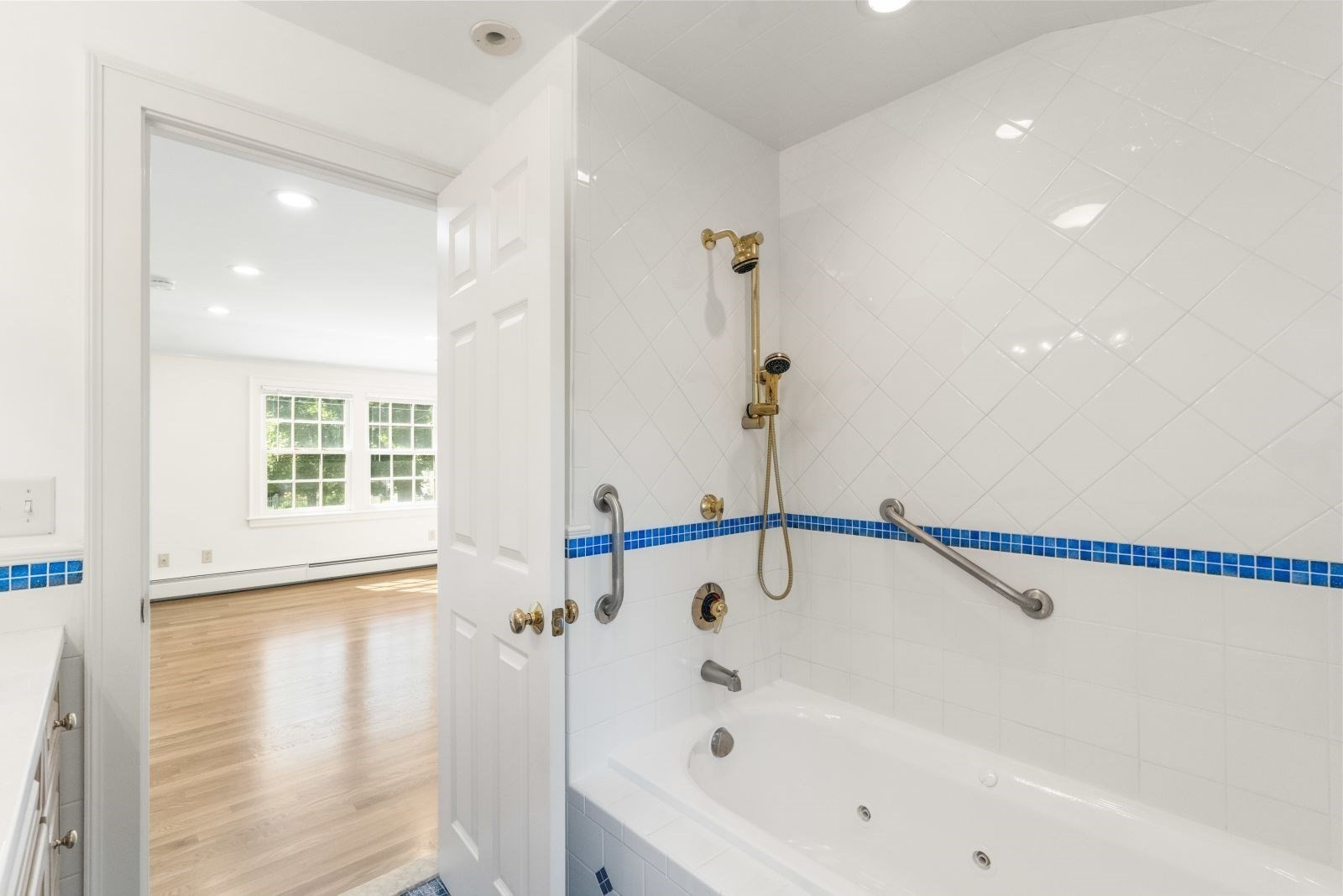 82 Allen Avenue Unit: SF