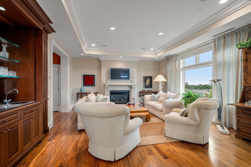 120 Seaver Street Unit: U:C401