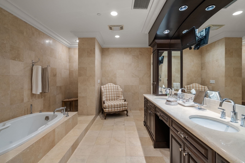 120 Seaver Street Unit: U:C401