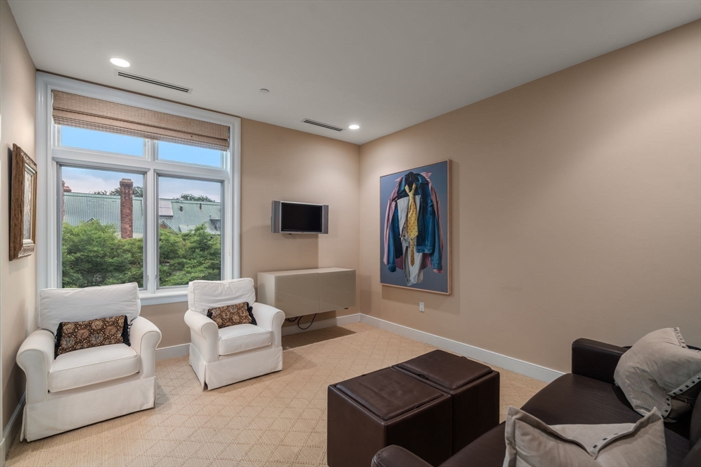 120 Seaver Street Unit: U:C401