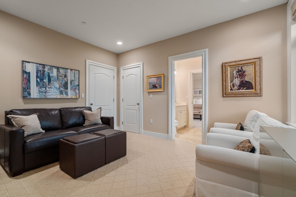 120 Seaver Street Unit: U:C401