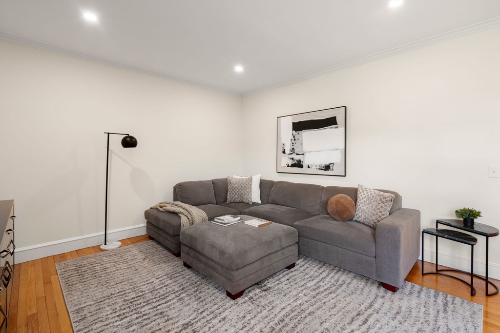 15 Monmouth Court # 5