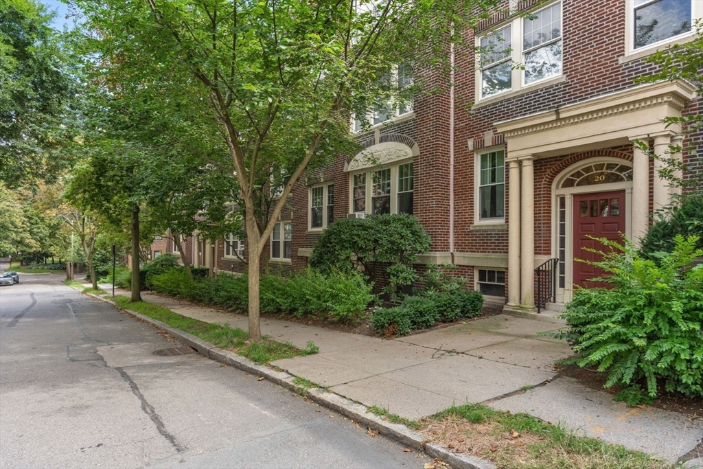 20 Egmont Street # 4