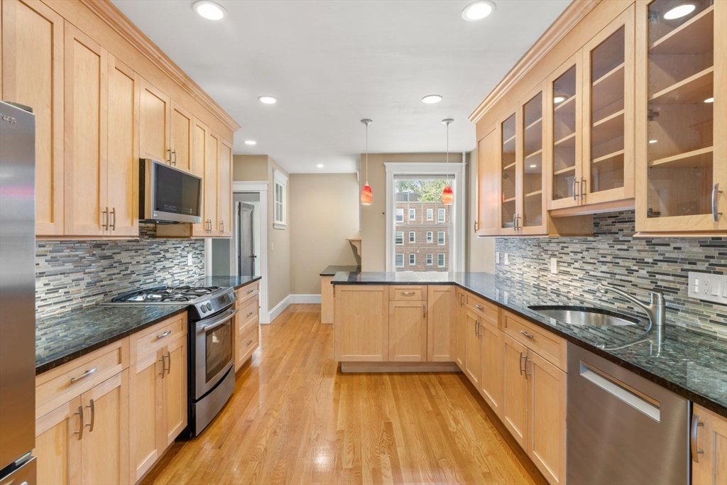 20 Egmont Street # 4