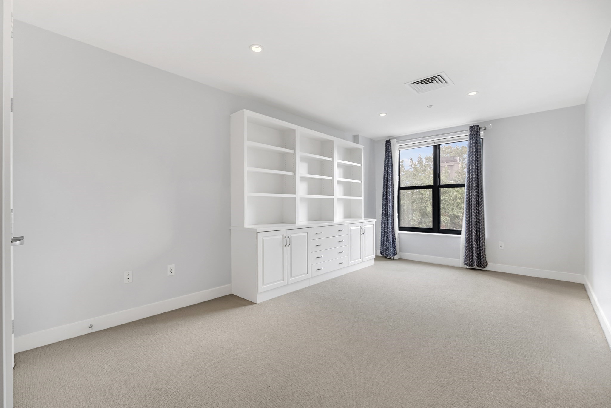 303 Columbus Ave # 505
