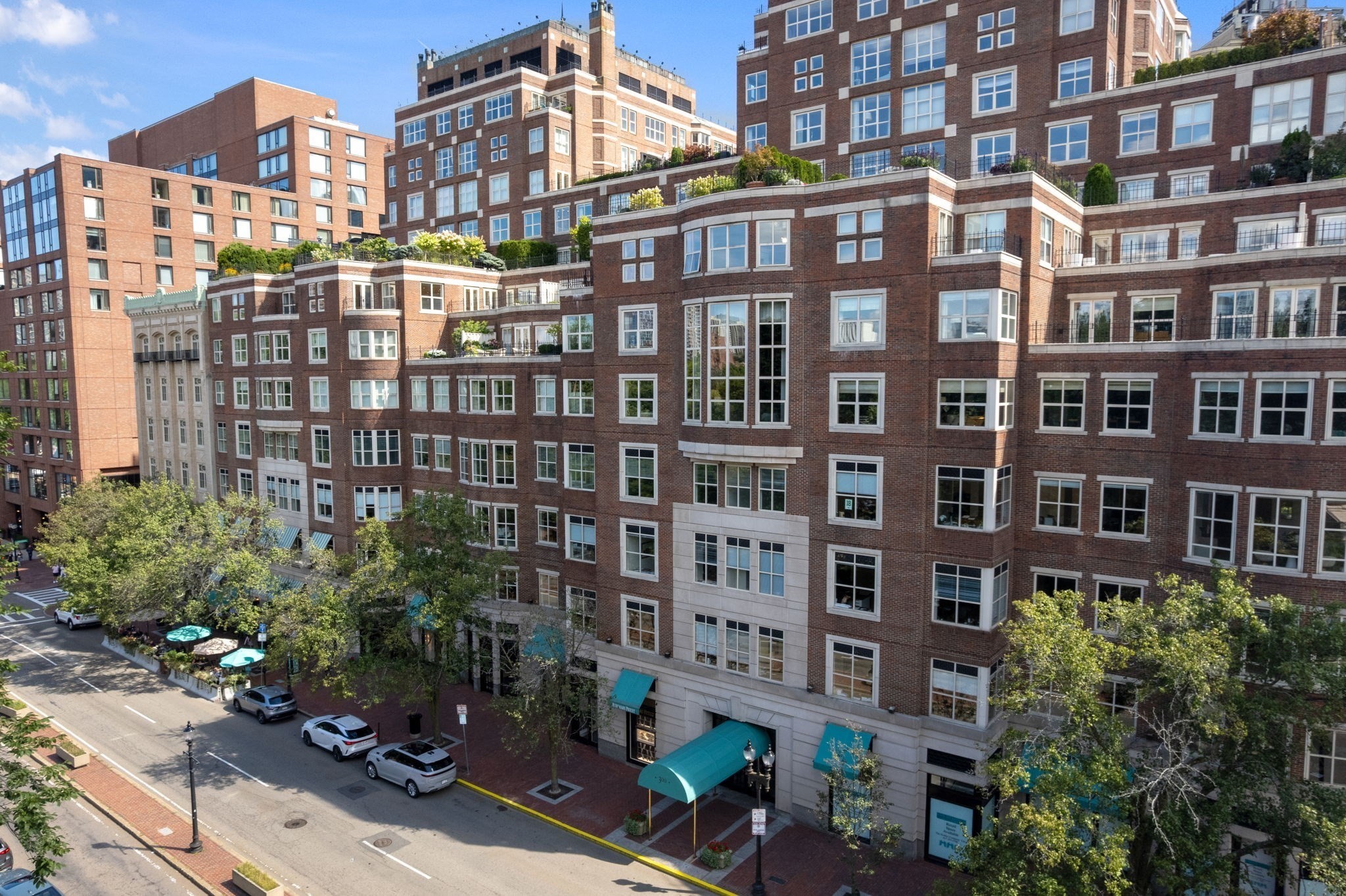 300 Boylston Street # 711
